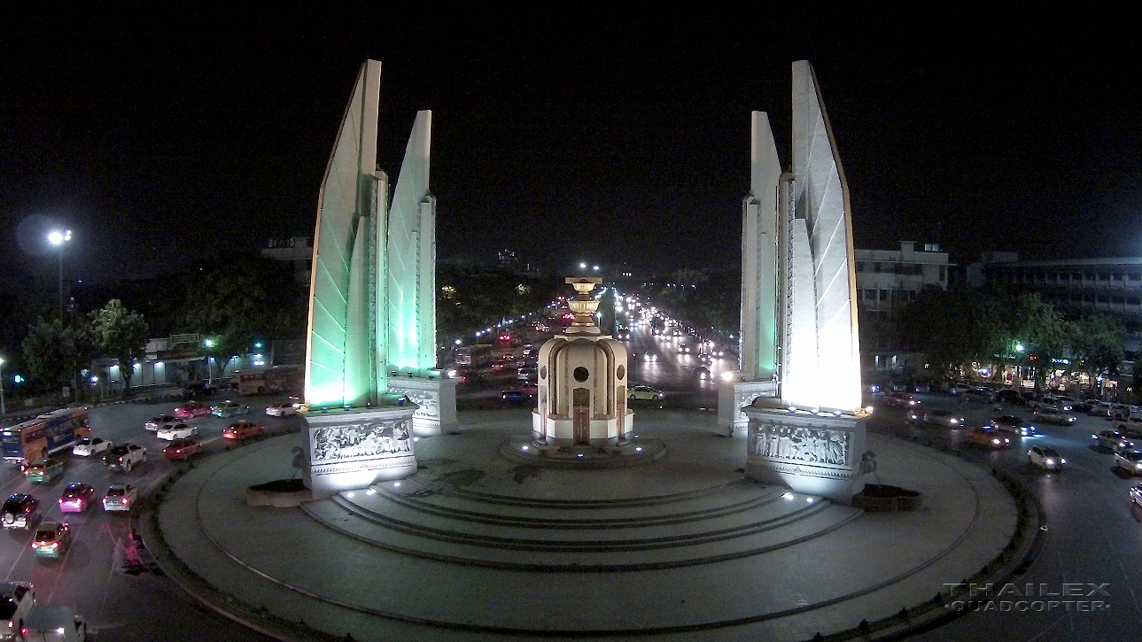 Democracy Monument (͹)