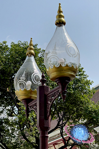 Galyani Watthana Royal Cypher Street Lantern, Khwaeng Wat Ratchabophit, Khet Phra Nakhon, Bangkok