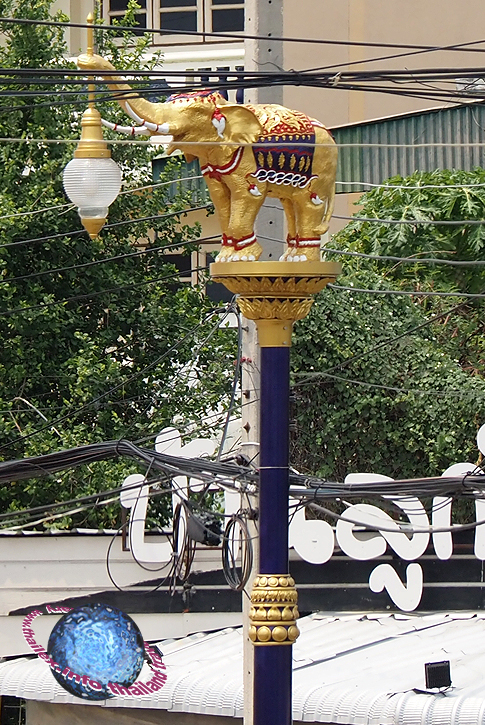 Golden Elephant Street Lantern, Tambon Tha Muang, Amphur Muang, Kanchanaburi