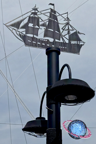 Thoon Kramom Sailing Ship Street Lantern, Khwaeng Wat Phraya Krai, Khet Bang Kho Laem, Bangkok