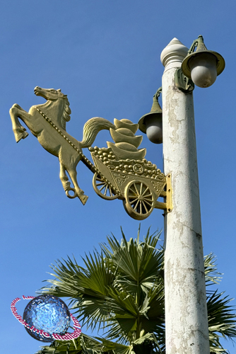 Treasure Horse Cart Street Lantern, Tambon Mittraphap, Amphur Muak Lek, Saraburi