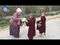 Nyaung Shwe Novices out on Bintabaat