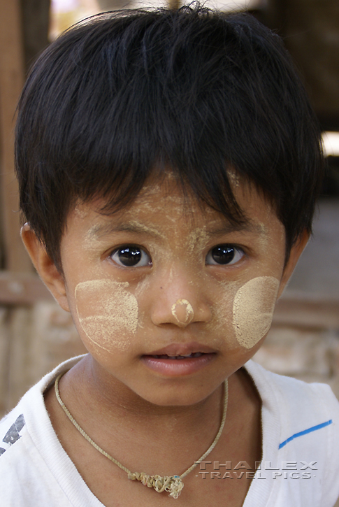 Thanaka Powder, Bagan (Myanmar)